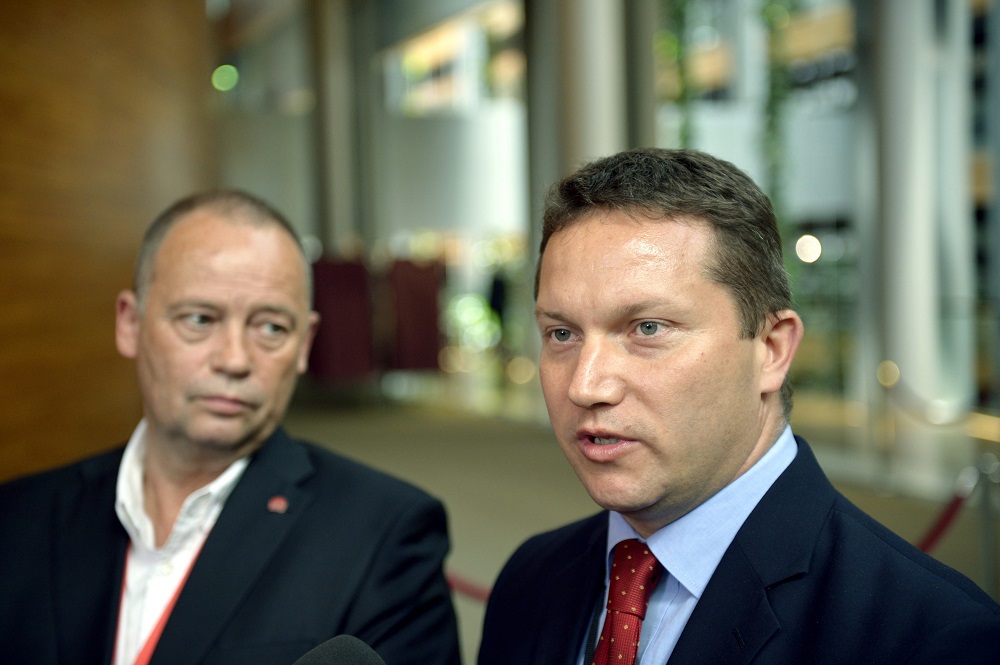 Ujhelyi István szerint Matolcsy Györgynek távoznia kell