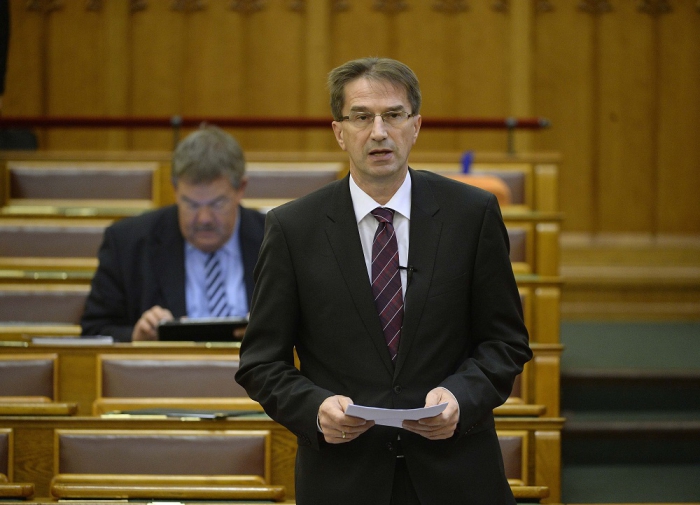 Renitensként kezelik Magyarországot