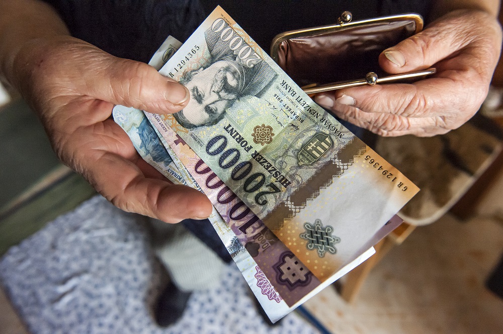 Trükkös csalók nyomában