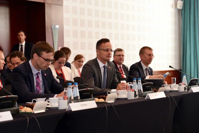 Szijjártó: a huszonnegyedik órában járunk