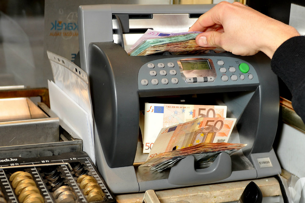 Elindulhat az aláírásgyűjtés az európai bérunióért