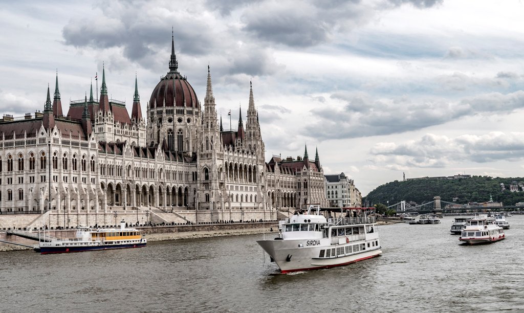 Felkerült a magyar Parlament a leghíresebb látnivalók listájára