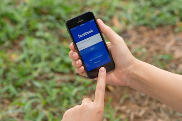 Az EB 110 millió euróra büntette a Facebookot