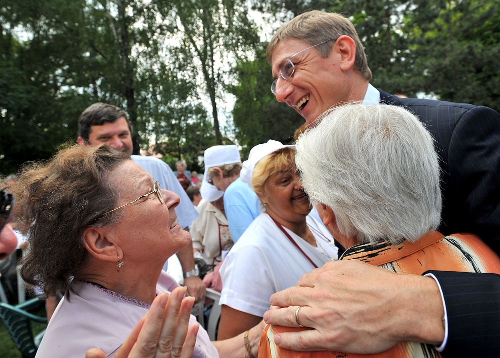 Gyurcsány Ferenc kihasználja és becsapja a nyugdíjasokat