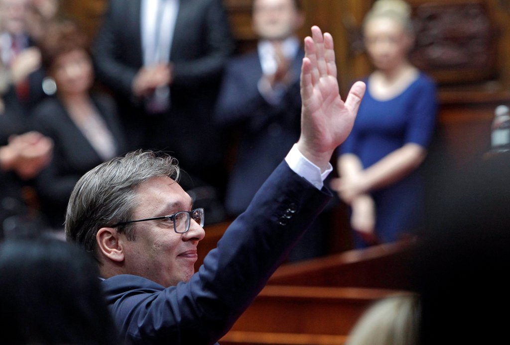 Letette esküjét Aleksandar Vucic