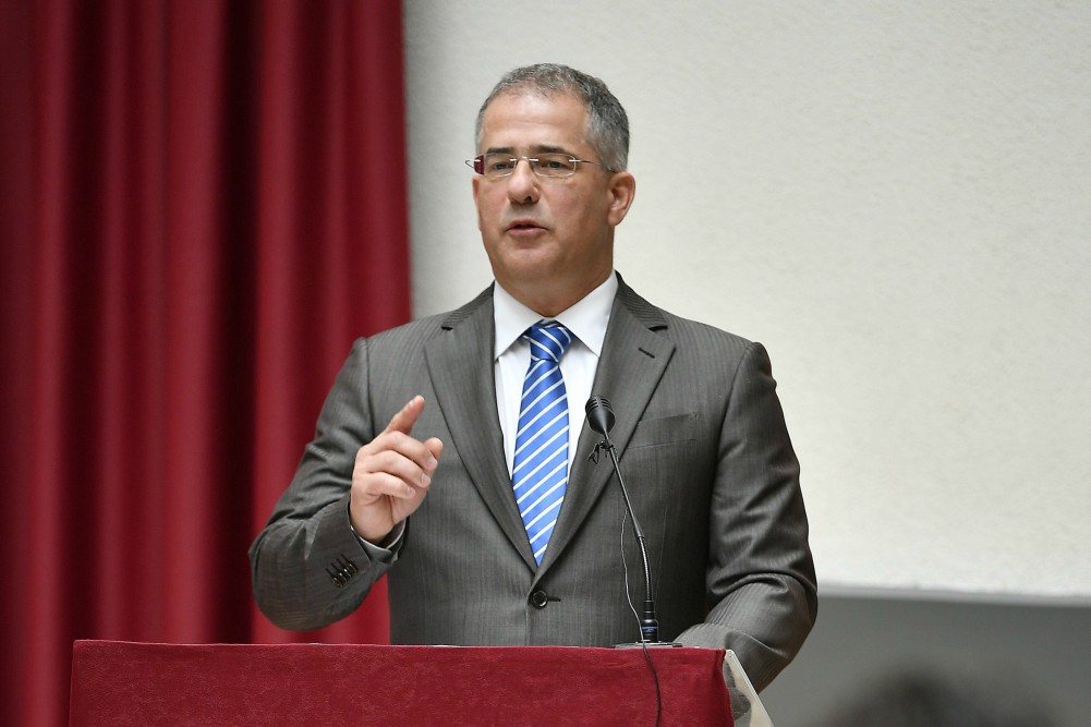 Botka veszélyes a magyar emberek biztonságára