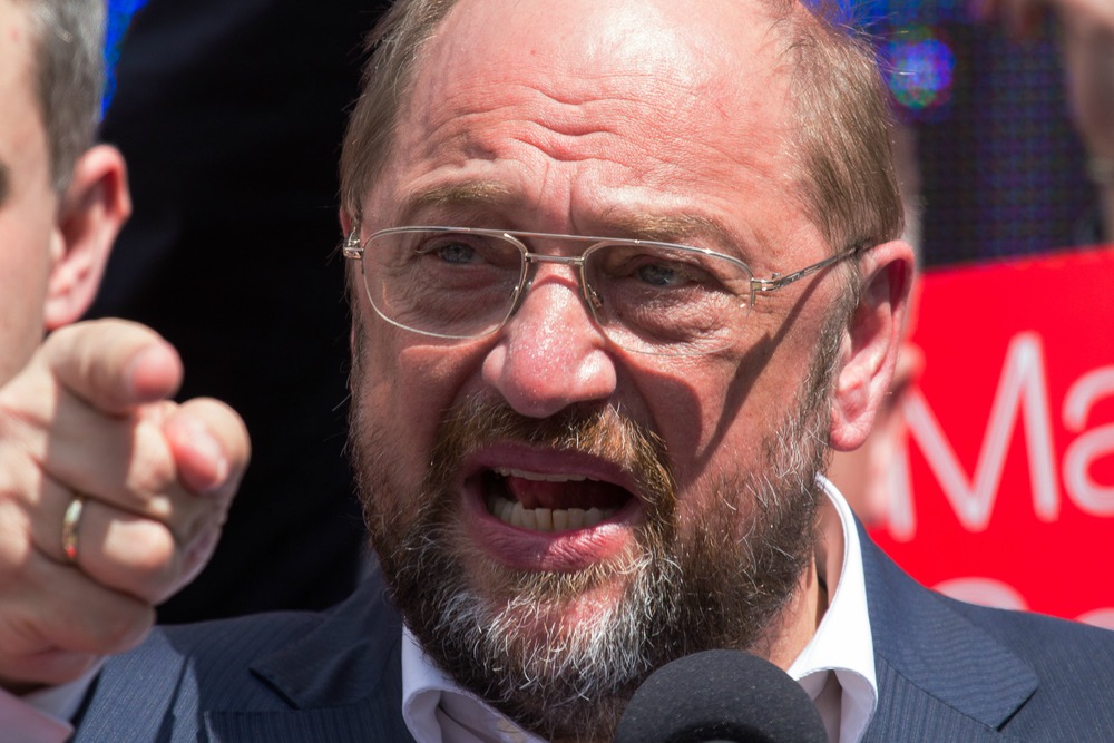 Schulz: Trump rombolja a nyugati értékeket