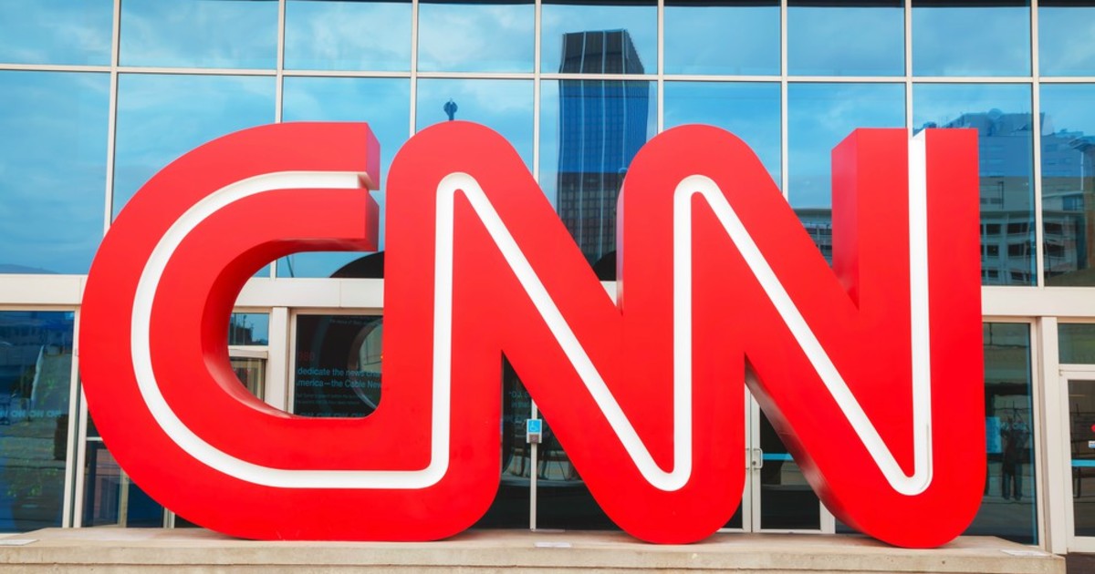Donald Trump szerint a CNN tévécsatornát el kell adni