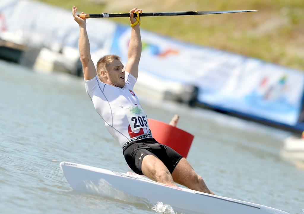 Magyar éremeső a nyitónapon