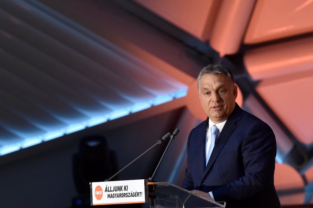 Orbán Viktor: nem fogjuk hagyni, hogy Soros nevessen a végén