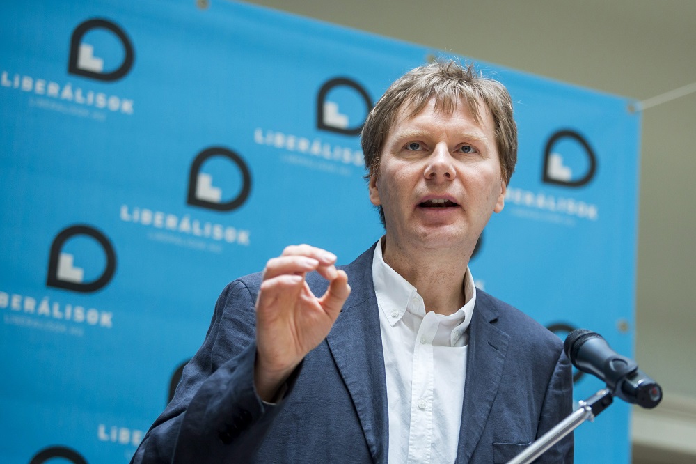 A Liberálisok az EP-hez fordulnak