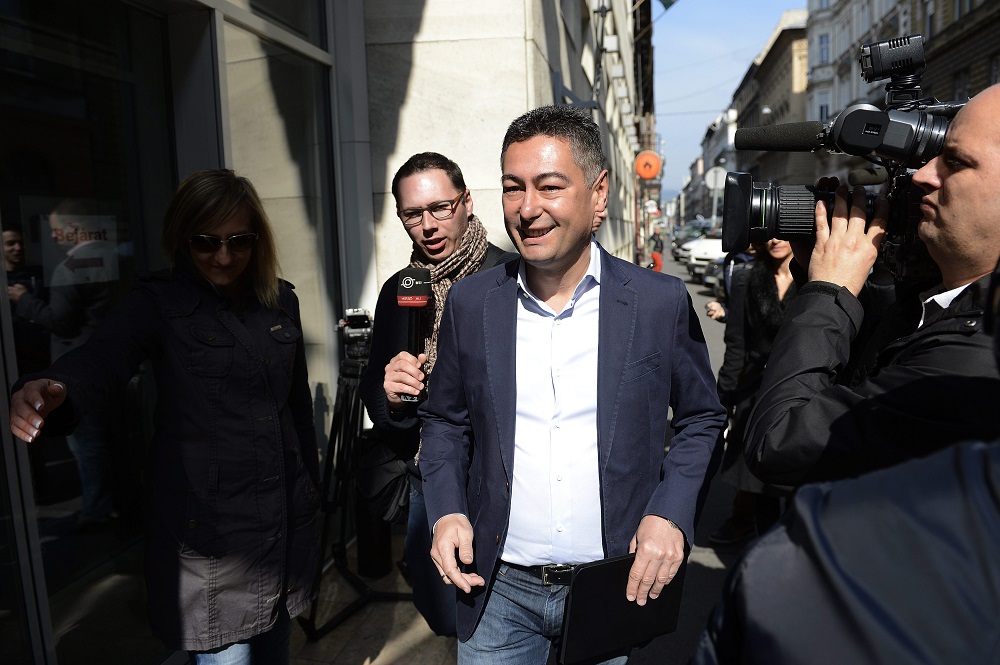 Az MSZP felszólítja Tarlós Istvánt, hogy álljon a sarkára