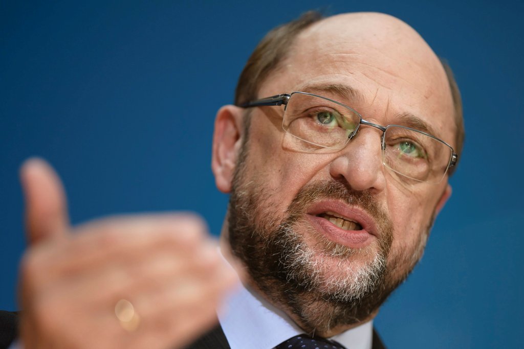 Merkel és Orbán Viktor is Schulz céltábláján