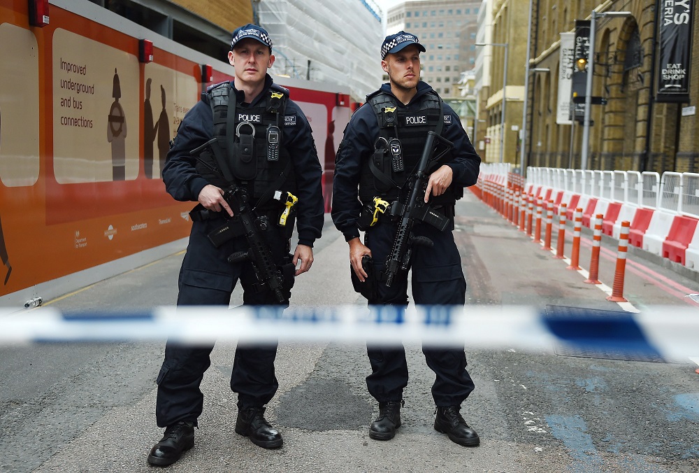 Folytatódnak a házkutatások