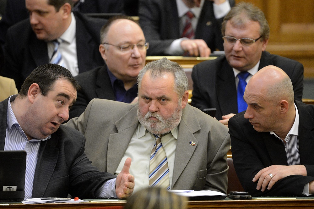 Használtak-e pártmunkára diákokat?