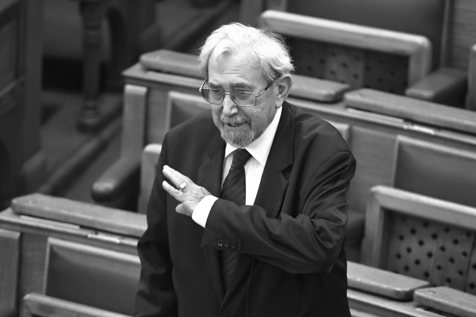 Elhunyt Rubovszky György