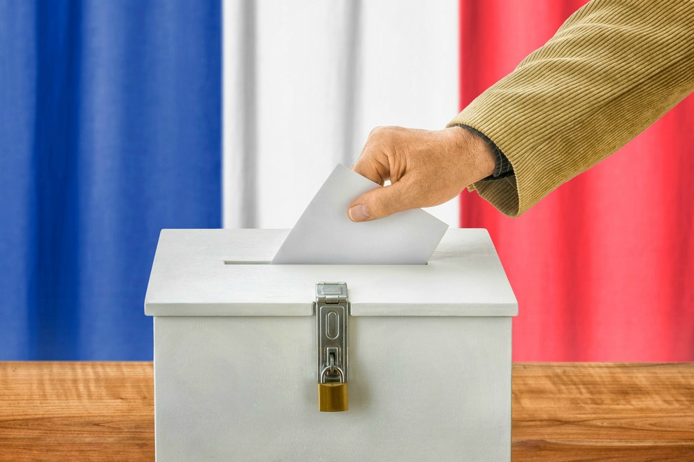 Megkezdődött a második forduló Franciaországban