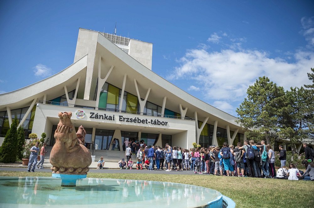 Elindult a zánkai Erzsébet-tábor