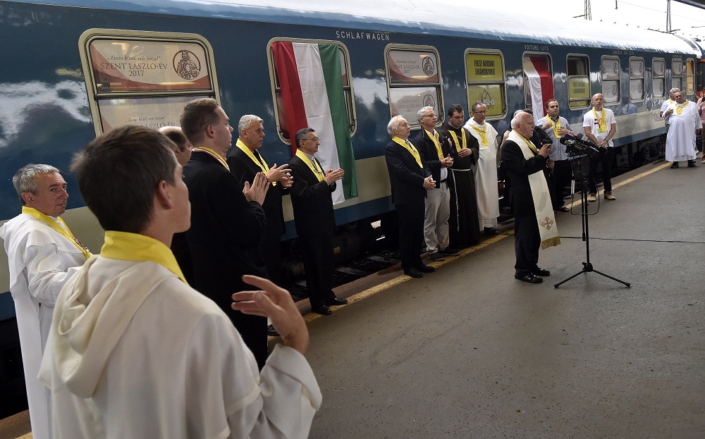 Elindult a Fekete Madonna zarándokvonat