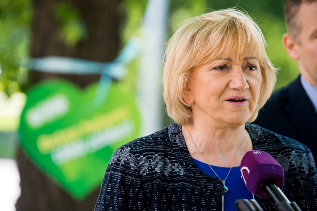 Az LMP szerint a Fidesz másik valóságban él