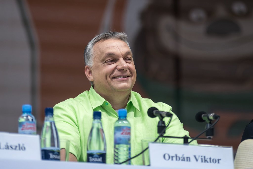 Orbán Viktort ekézi az ellenzék