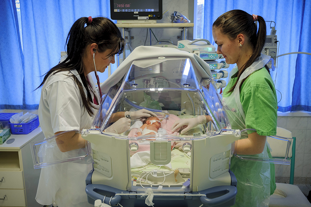 Működik az egészségügyi bérfejlesztési program