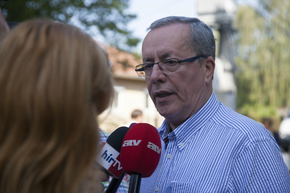 Folyamatos nyomás alatt a határ