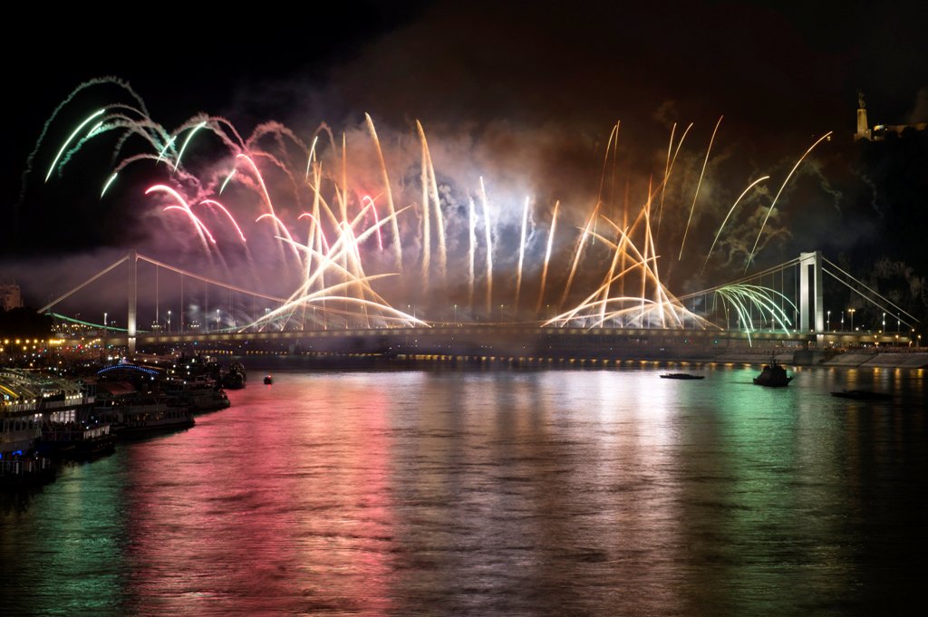 Biztonság és látvány az ünnepségen