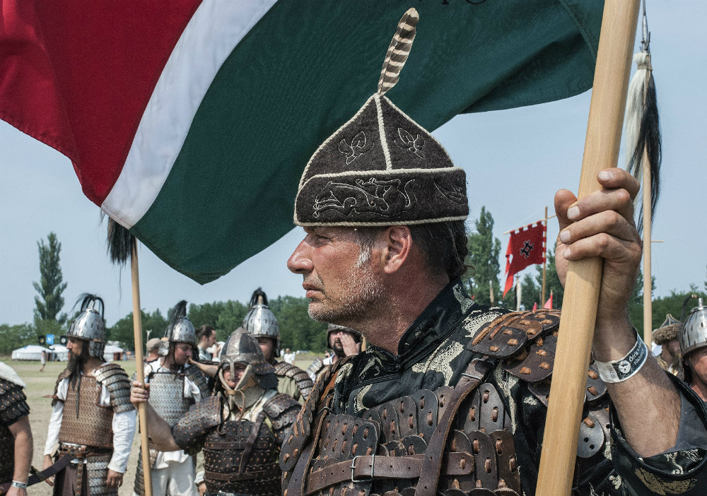 Ősök Attila sátrában