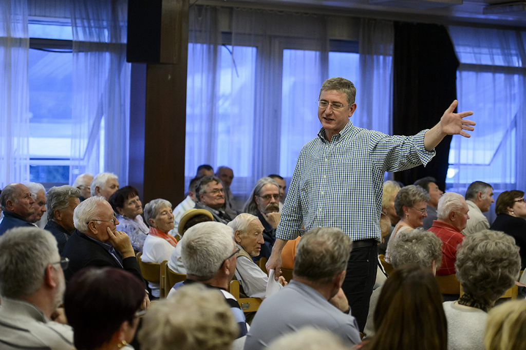 Öröm és boldogság a DK háza táján