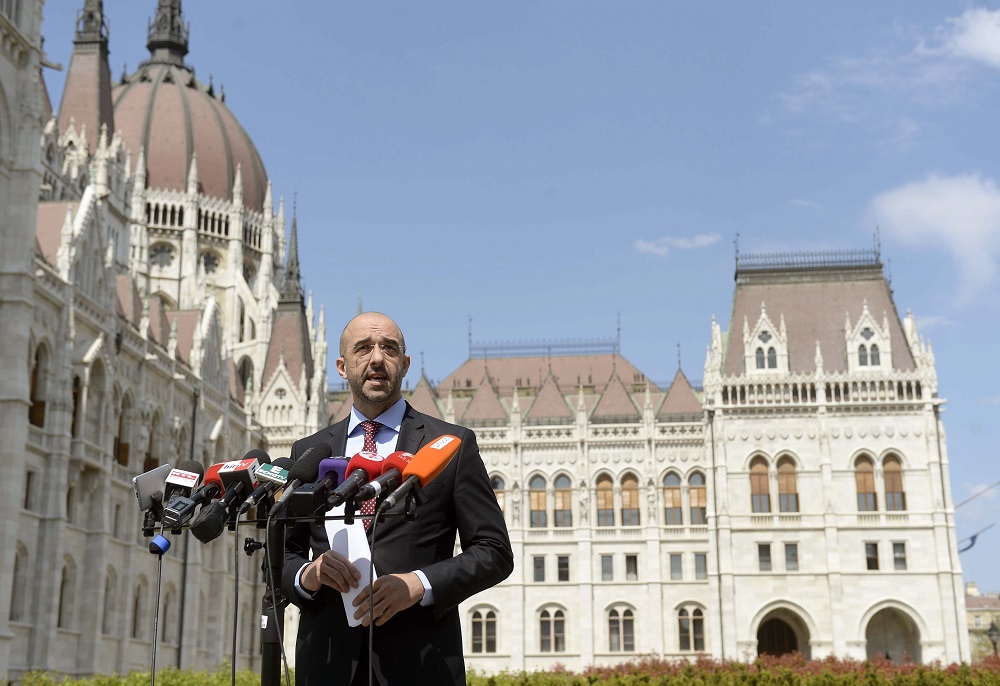 Változtatni kell a jogszabályi környezeten