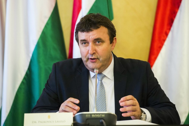 Szeptembertől nő a pedagógusok bére