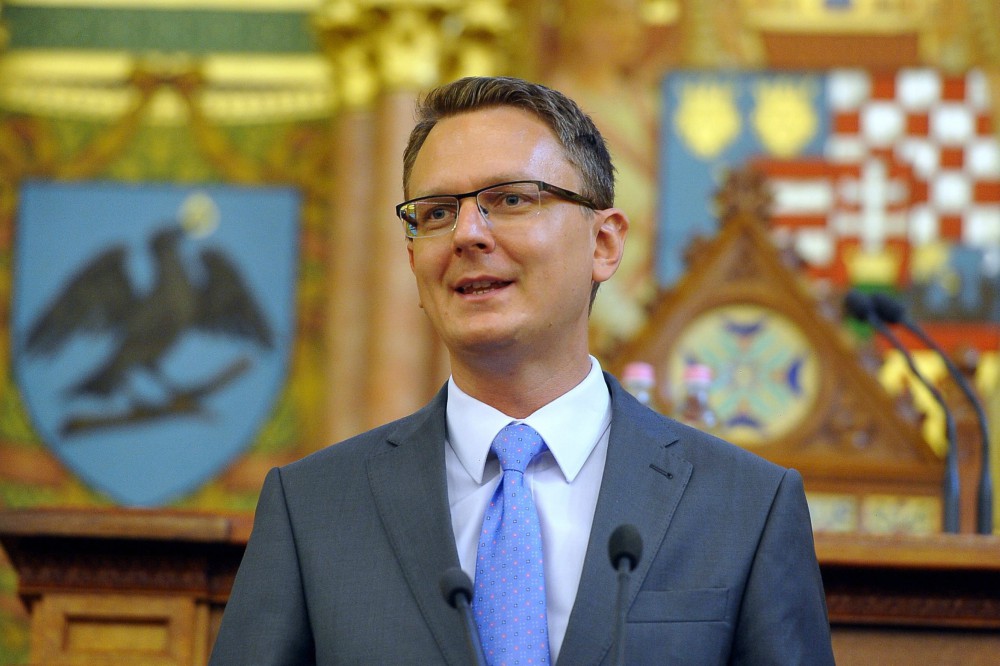 Nemzetiség helyett nemzetnek lenni