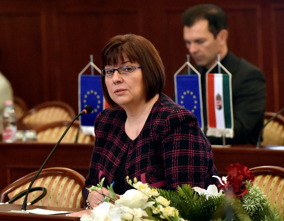 DK: döntsön népszavazás a gát helyéről!