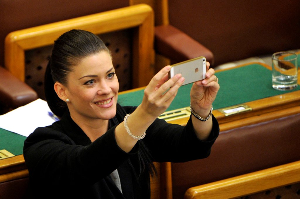 Demeter Márta csatlakozik az LMP frakciójához