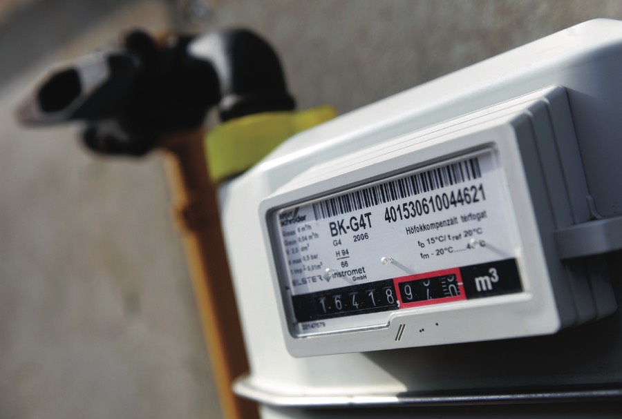 Rezsicsökkentéstől a közművisszavételig