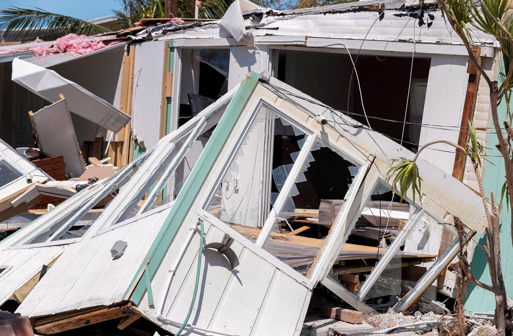 Tart a romok eltakarítása