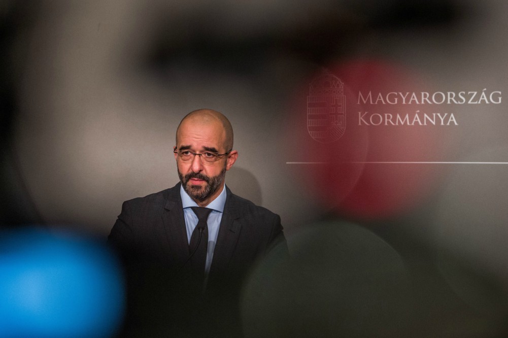 Büntethetik a Soros-tervet elutasító országokat