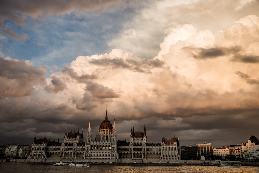 Ötpárti felszólítás