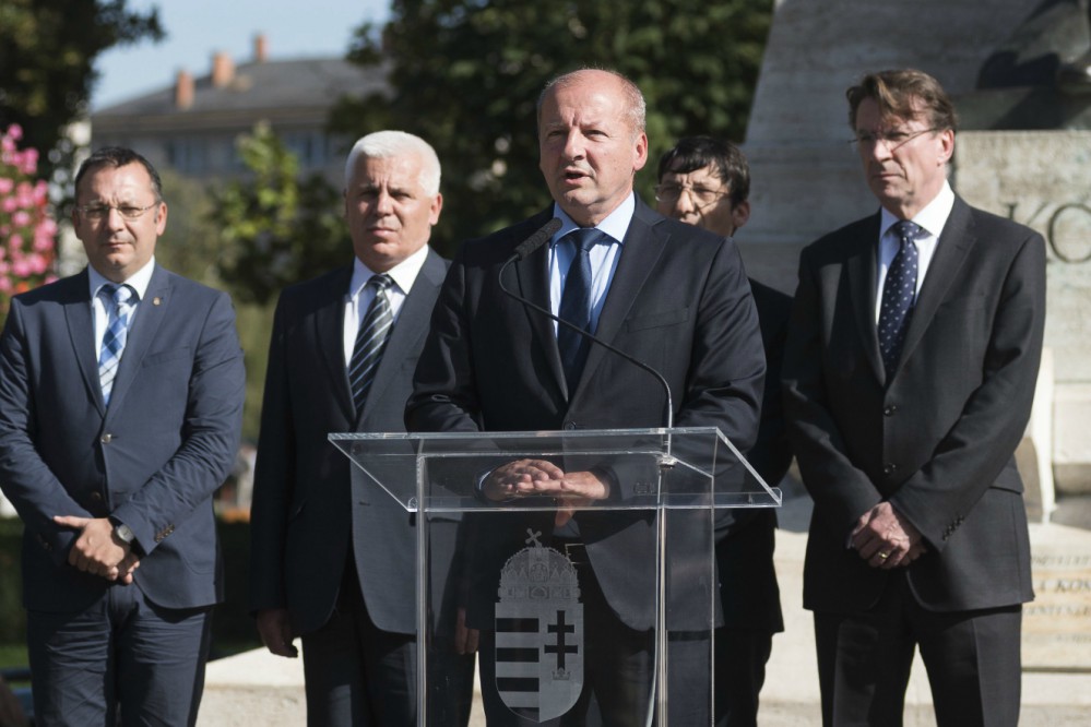 Húszezres tartalékos állományt terveznek