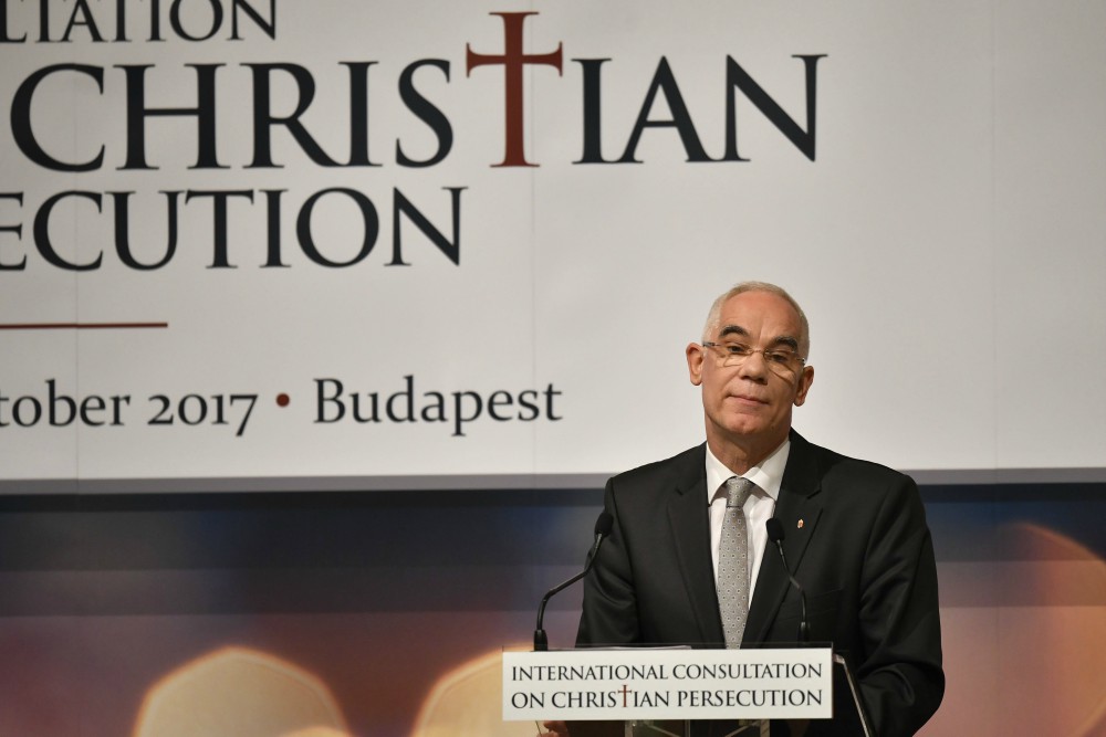 Az erős identitású országoké a jövő