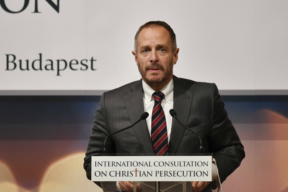 Politikának és egyháznak közösen kell gondolkodnia