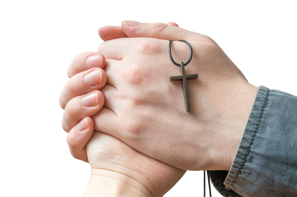 Gyógykezelést ajánl a kormány a kopt papnak