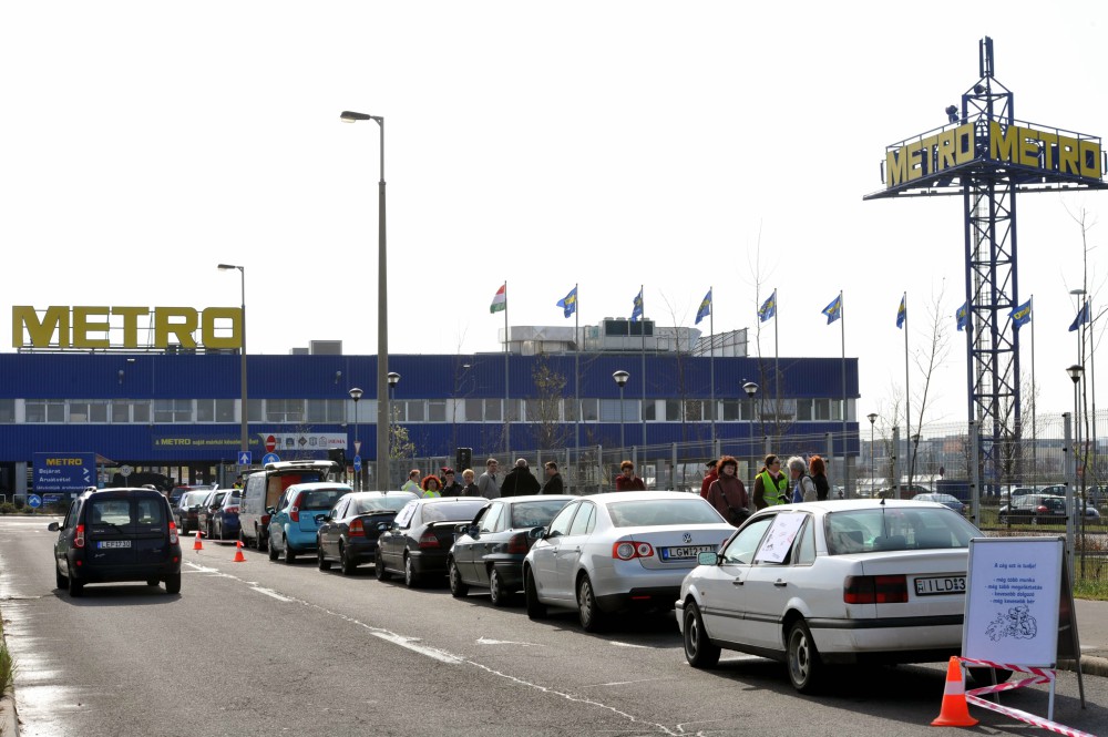 Indulnak a tárgyalások a jövő évi bérekről