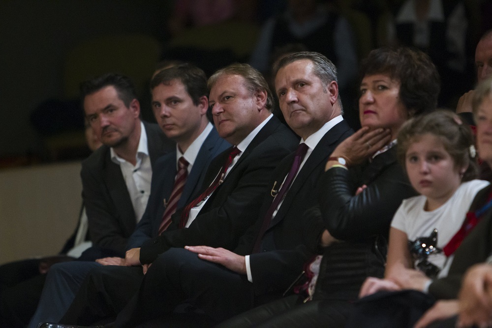 Az MSZP felszabadítaná Magyarországot