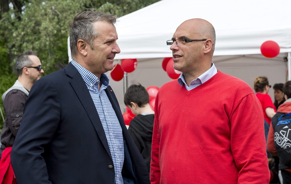 Összegyűjtik a leveleket a szocik