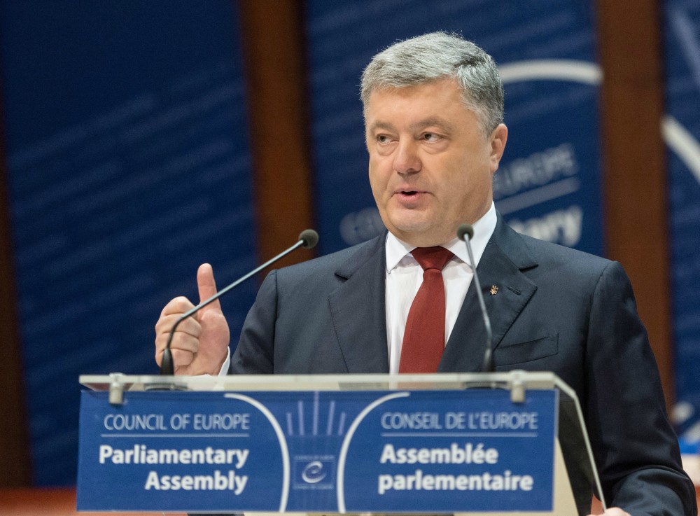 Porosenko megvédte az oktatási törvényt