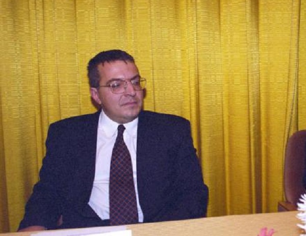 Simicska az éj leple alatt: Orbán egy g***i