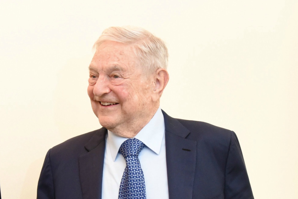 Soros támogatta a kormányellenes lengyelországi akciókat