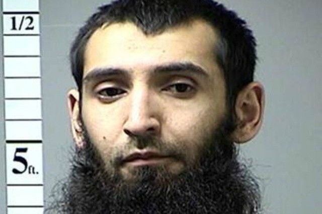 Milyen vízummal érkezett a támadó?